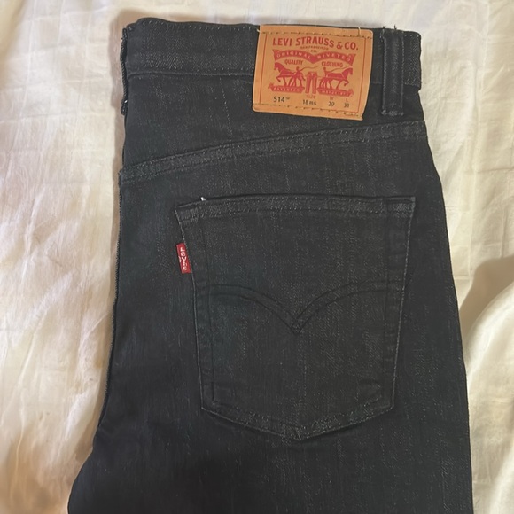 Used - Picture 3 of 4